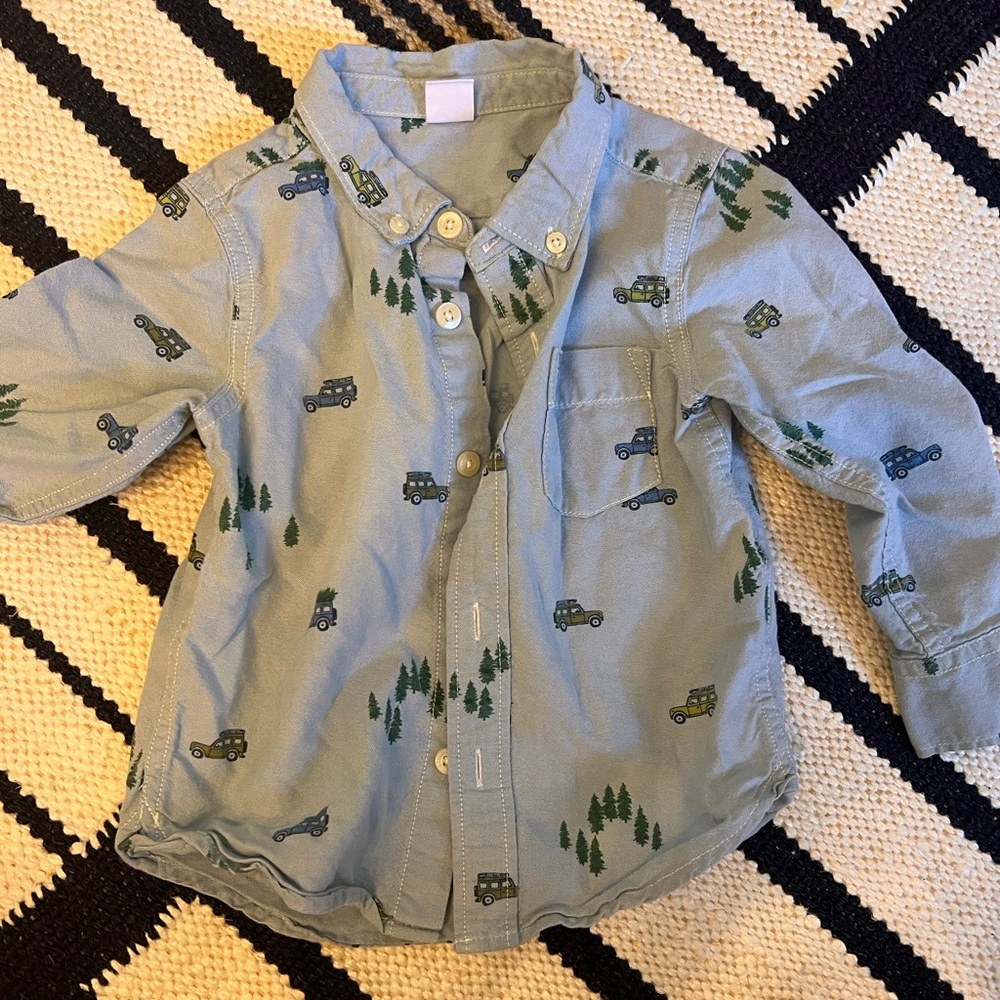 Baby gap boys Oxford blue with trucks size 2T